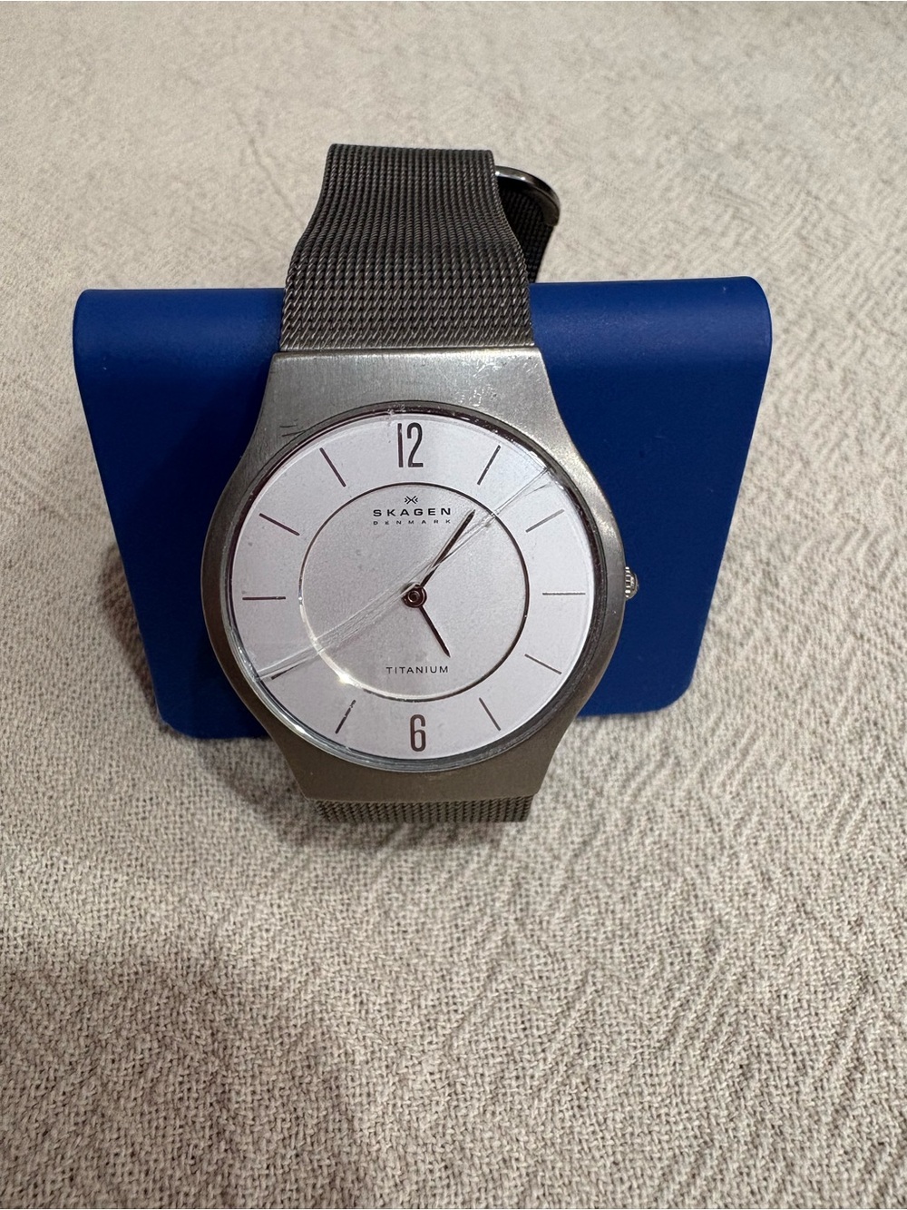 Skagen Silver Titanium 233LTTW Quartz Ultra Slim Men's Watch with White Dial